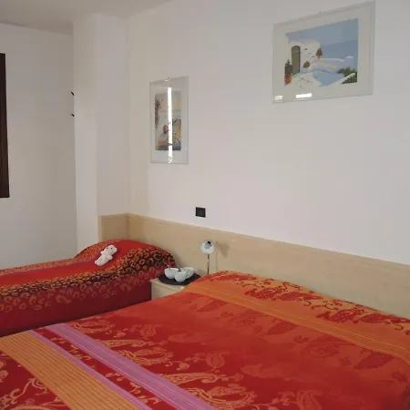 Apartment Beautiful Four-roomed Flat For 7 People With Swimming Pool - By Beahost *